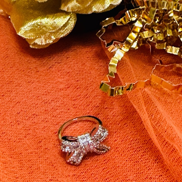 Clear cz stone silver bow ring size 7 - Picture 4 of 6